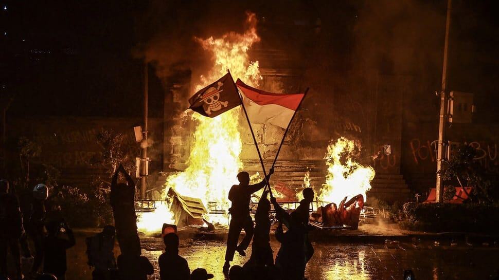 Jakarta Police HQ protest after Affan killing